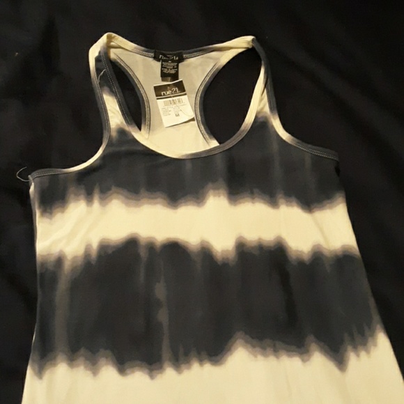 ❤Tank top❤ - Picture 1 of 4